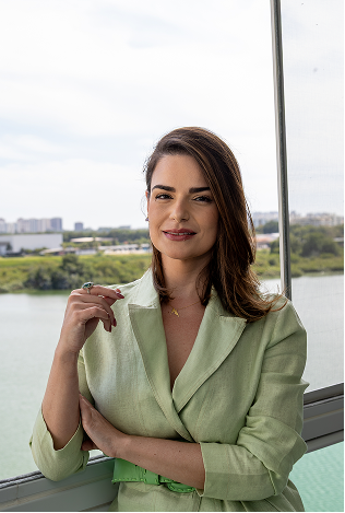 Dra. Danielle Gujanwski, médica especialista em Medicina Nuclear